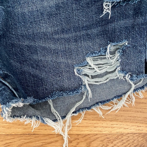 Madewell Distressed Denim Shorts - Picture 8 of 9